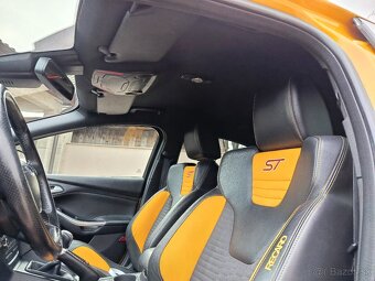 FORD FOCUS ST 2.0i - 14