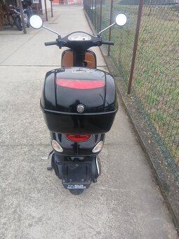 Piaggio Vespa 125 ET4 - 14