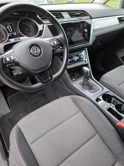 Volkswagen Touran 7 miestny - 14