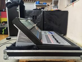 DIGITÁLNY MIXPULT SOUNDCRAFT Vi1 - 14