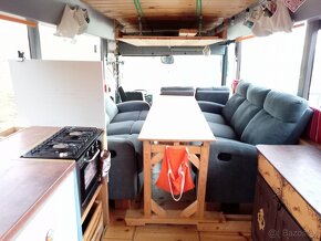 Predáme karavan Mercedes Integro O 550 - tiny house - 14