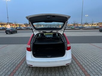 Hyundai i30 CW 1.6i 92 kw digi klima koupeno v ČR - 14