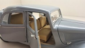 1:18 CITROEN 15CV - 15