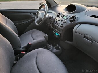 Toyota Yaris 1999 1.0 - 15