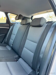 Hyundai i30 kombi CW 1,6i benzín MPI DOHC 16V Comfort 2014 - 15