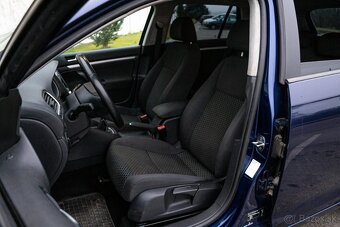 Volkswagen Golf 1.6 TDI Comfortline Modrý - 15