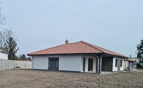 Na predaj 4 izbový rodinný dom 150m2 v obci Kvetoslavov - 15