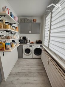 Exkluzívny 4 a 1/2 izbový byt s balkónom priamo v centre - 15