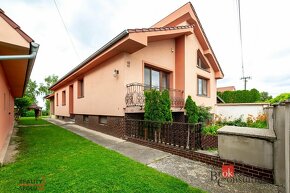 Veľkorysý rodinný dom/rodinná villa s vedľajšou stavbou na p - 15