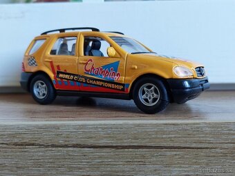 1:43 Mercedes-Benz ML W163 - 15