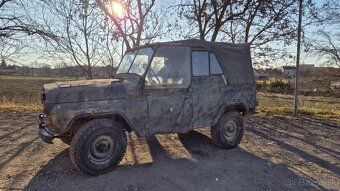 UAZ 469 - 15