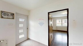 REMAX ponúka na predaj  5 izb. RD s pozemkom, cez ktorý teči - 15