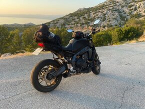 YAMAHA MT 09 - 15