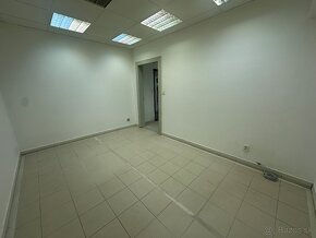 Na prenájom obchodný priestor 226,61m2 -Voľný Ihned - 15