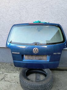 Predám kufor vw Touran golf 4 5 6 škoda okctavia 1 2 - 15