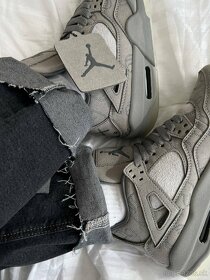 Air Jordan 4 Retro Grey "KAWS" PREMIUM - 15