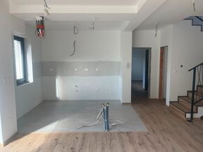 Na predaj luxusná 5-izb. novostavba, Horný Vadičov, 1082m2. - 15