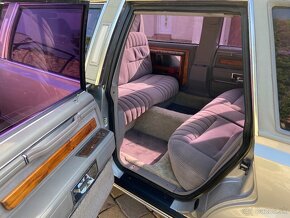 Lincoln Town Car 1988  limo   7,5 m - 15