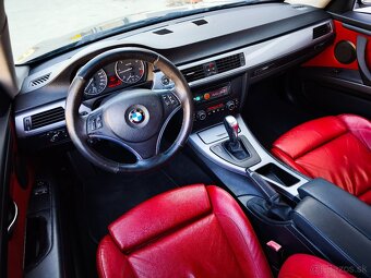 BMW E92 Coupe 320D 130kw diesel INDIVIDUAL RED interiér - 15