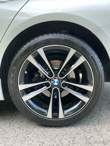 BMW Rad 3 Touring 320d xDrive Sport Line - odpočet DPH - 15