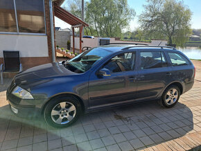 Škoda Octavia Combi 2.0 TDI Elegance - 15