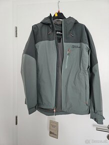 Športové bundy Jack Wolfskin,  Stormberg, KariTraa - 15