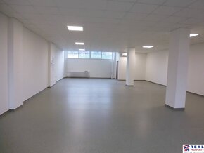 MASARYKOVA: VOĽNÉ OBCHODNÉ priestory- PRÍZEMIE 190 m2-KLIMAT - 15