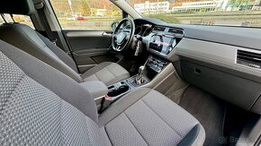 Volkswagen Touran 2.0 TDI 150k Comfortline DSG ACC KAM - 15