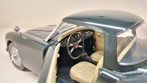 1:18 MGA 1600 - 15