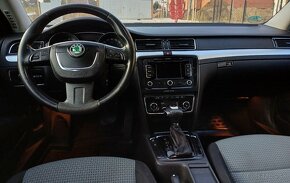 Skoda SuperB Combi Elegance 2.0 TDI CR 103kw DSG F1 r.v.2012 - 15