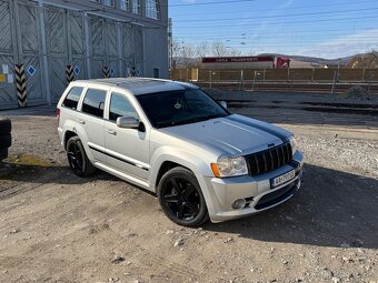 Jeep Grand Cherokee SRT8 6.1 Hemi V8 - 15