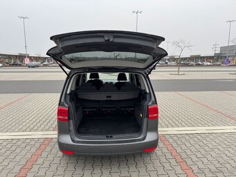 Volkswagen Touran 1.6 TDi 77kw digi klima navigace - 15