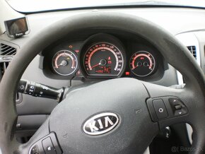 Kia Ceed SW 1,6TDi 66kW M6 r.2010 - 15