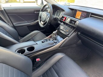 Lexus Is300h biela perlet - 15