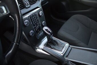 Volvo V40 D2 Powershift AT6 - 15