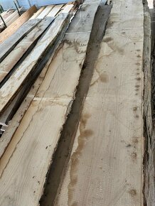 Vysušené jaseňové dosky, jaseň, jaseňové drevo - 15