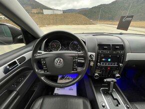 VW Touareg 3.0TDI vzduchový podvozok,koža,ťažné - 15