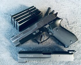 SigSauer p220 .45ACP + 9mm Luger - 15