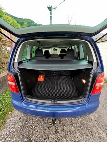 Predám Volkswagen Touran 1.6 benzin - 15