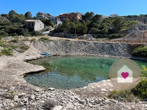 CHORVATSKO/BRAČ - Stavebný pozemok 150m od krásnej pláže - 15