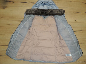 Moncler Duvet, Peak Performance a Tommy Hilfiger parka - 15