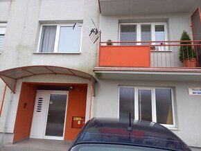 Prenájom-- 2 izbový byt s balkónom - 15