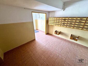 NA PREDAJ GARSÓNKA S BALKÓNOM V CENTRE MESTA, 24M2, ŠTEFÁNIK - 15