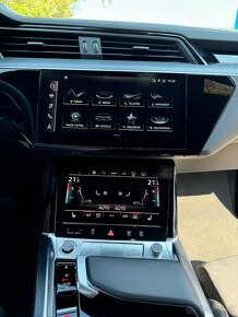 Audi E-tron 55 Advanced quattro 408k 15000km odpočet DPH - 15