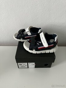 GEOX,TIMMI HILFIGER,WANDA,H&M - 15