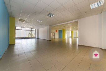 GA/CENTRUM - Obchodný priestor o výmere 212m2 s možnosťou ro - 15