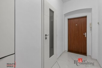 NA PREDAJ dizajnový a luxusný 1- izbový apartmán v srdci Sta - 15