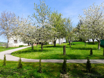 PRE NÁROČNÝCH - Výnimočné rodinné sídlo - farma, ranč - 15