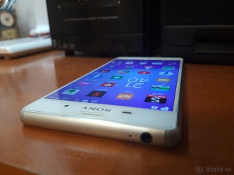 Sony Z3 D6603 vodeodolny a Sony Xperia E3 - 15