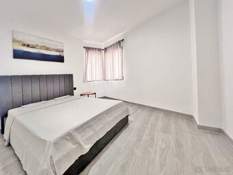 Španělsko,Torrevieja – Prostorný apartmán jen 150m od moře - 15